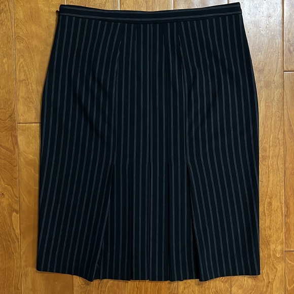 Moda International Black Pinstripe Pencil Skirt Size 8 Career Capsule Academia - Picture 8 of 10